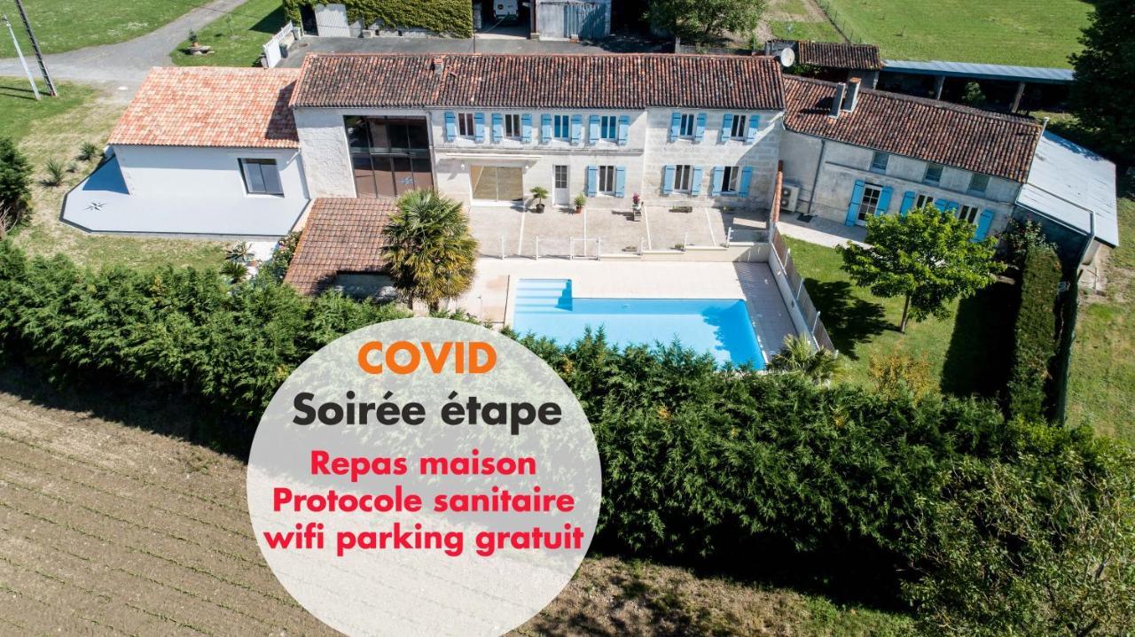Les Cuves - Saintes Bed and Breakfast Chaniers Exteriör bild