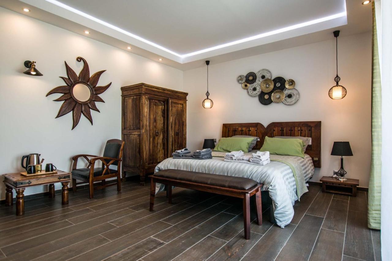 Les Cuves - Saintes Bed and Breakfast Chaniers Exteriör bild